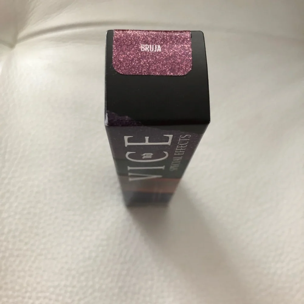Urban Decay Special Effect Lip Top Coat in Bruja